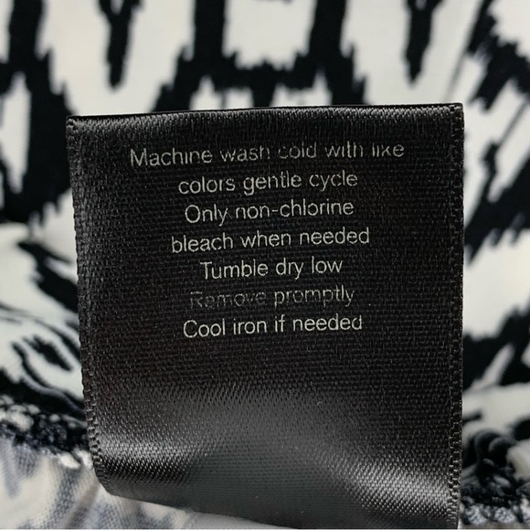 Apt 9 Black White Green Cropped Capri Pants Stretch Medium Pull On Elastic Waist - Picture 9 of 10